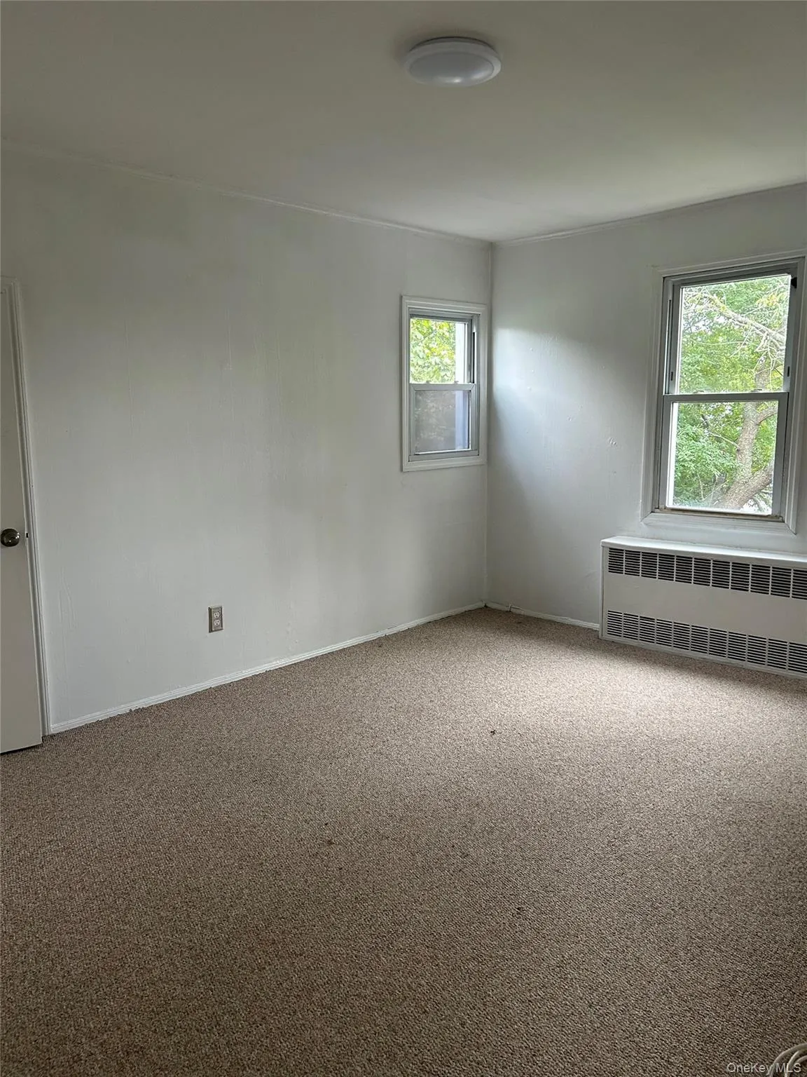 Has two huge closets for lots of storage Has two huge closets for lots of storage
