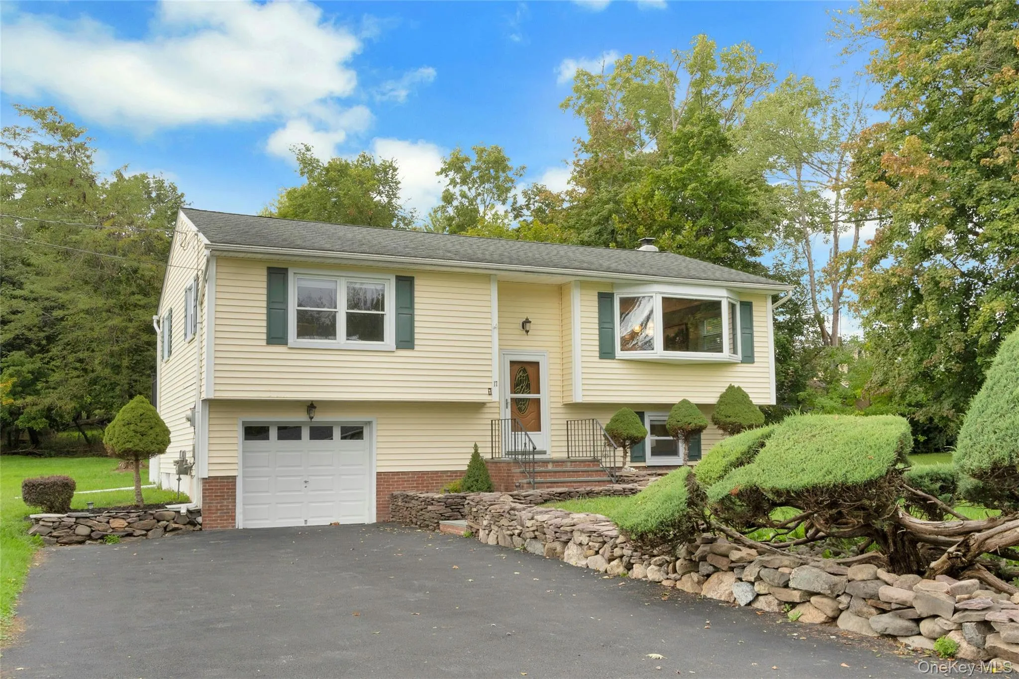 17 Hunter Street, Woodbury, NY, 3 Bedrooms Bedrooms, 8 Rooms Rooms,2 BathroomsBathrooms,Residential,For Rent,Hunter,0,1055761 17 Hunter Street, Woodbury, NY, 3 Bedrooms Bedrooms, 8 Rooms Rooms,2 BathroomsBathrooms,Residential,For Rent,Hunter,0,1055761