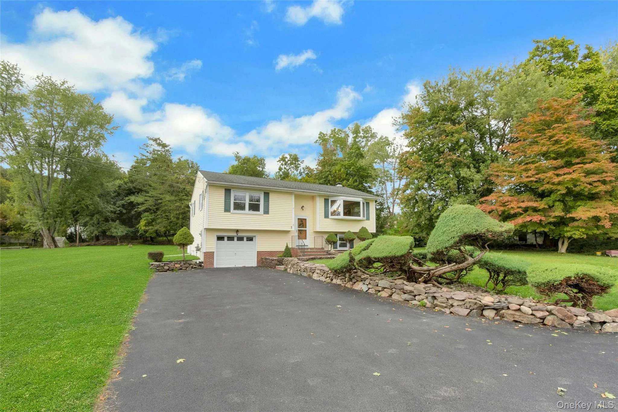 17 Hunter Street, Woodbury, NY, 3 Bedrooms Bedrooms, 8 Rooms Rooms,2 BathroomsBathrooms,Residential,For Rent,Hunter,0,1055761 17 Hunter Street, Woodbury, NY, 3 Bedrooms Bedrooms, 8 Rooms Rooms,2 BathroomsBathrooms,Residential,For Rent,Hunter,0,1055761