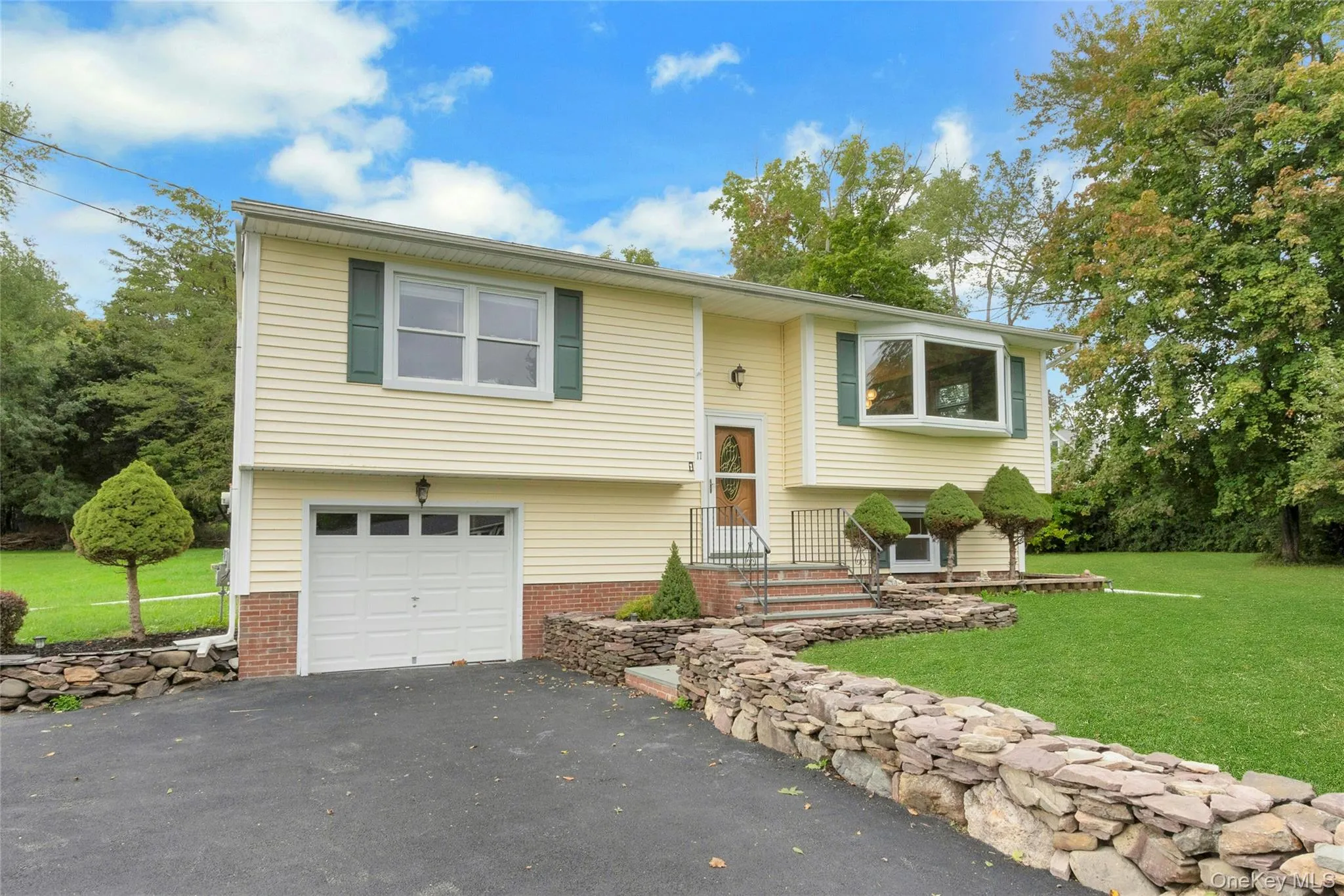 17 Hunter Street, Woodbury, NY, 3 Bedrooms Bedrooms, 8 Rooms Rooms,2 BathroomsBathrooms,Residential,For Rent,Hunter,0,1055761 17 Hunter Street, Woodbury, NY, 3 Bedrooms Bedrooms, 8 Rooms Rooms,2 BathroomsBathrooms,Residential,For Rent,Hunter,0,1055761