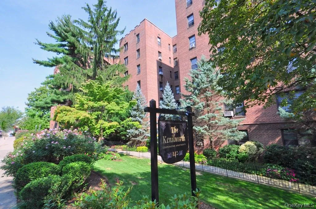 The Kenilworth is one of the closest buildings to the Scarsdale train station and village. It also has one of the shortest waitlist for indoor parking on Garth Road. The Kenilworth is one of the closest buildings to the Scarsdale train station and village. It also has one of the shortest waitlist for indoor parking on Garth Road.