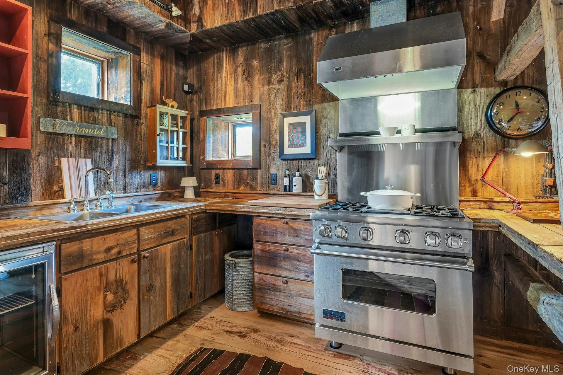 Full kitchen Full kitchen
