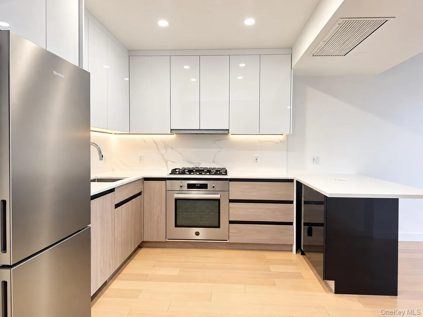 144-49 Northern Blvd, New York, NY, 1 Bedroom Bedrooms, 4 Rooms Rooms,1 BathroomBathrooms,Residential,For Rent,Northern Blvd,0,1055775 144-49 Northern Blvd, New York, NY, 1 Bedroom Bedrooms, 4 Rooms Rooms,1 BathroomBathrooms,Residential,For Rent,Northern Blvd,0,1055775