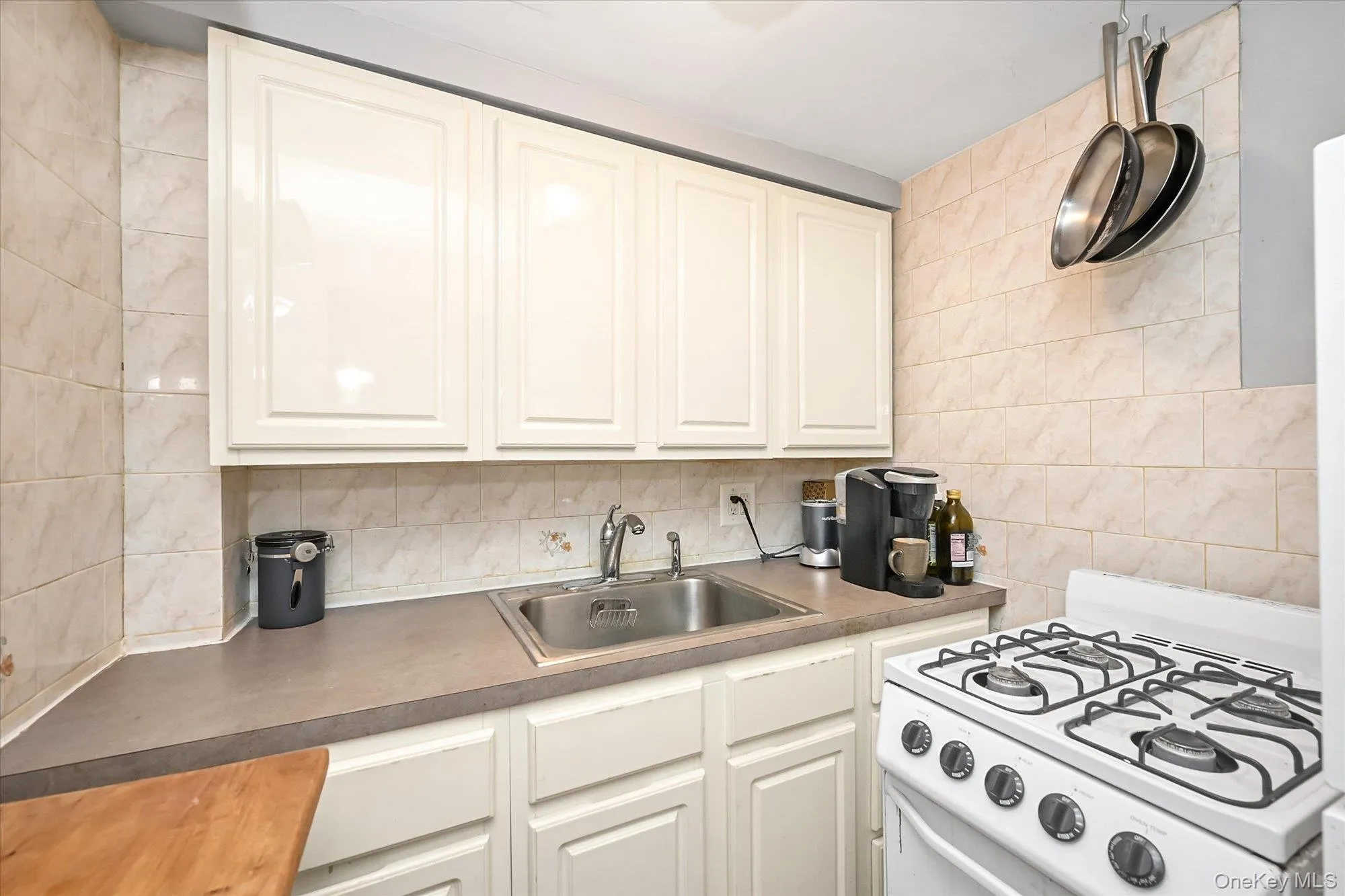 110-20 71st Avenue, New York, NY, 1 Bedroom Bedrooms, 3 Rooms Rooms,1 BathroomBathrooms,Residential,For Rent,71st,0,1055786 110-20 71st Avenue, New York, NY, 1 Bedroom Bedrooms, 3 Rooms Rooms,1 BathroomBathrooms,Residential,For Rent,71st,0,1055786