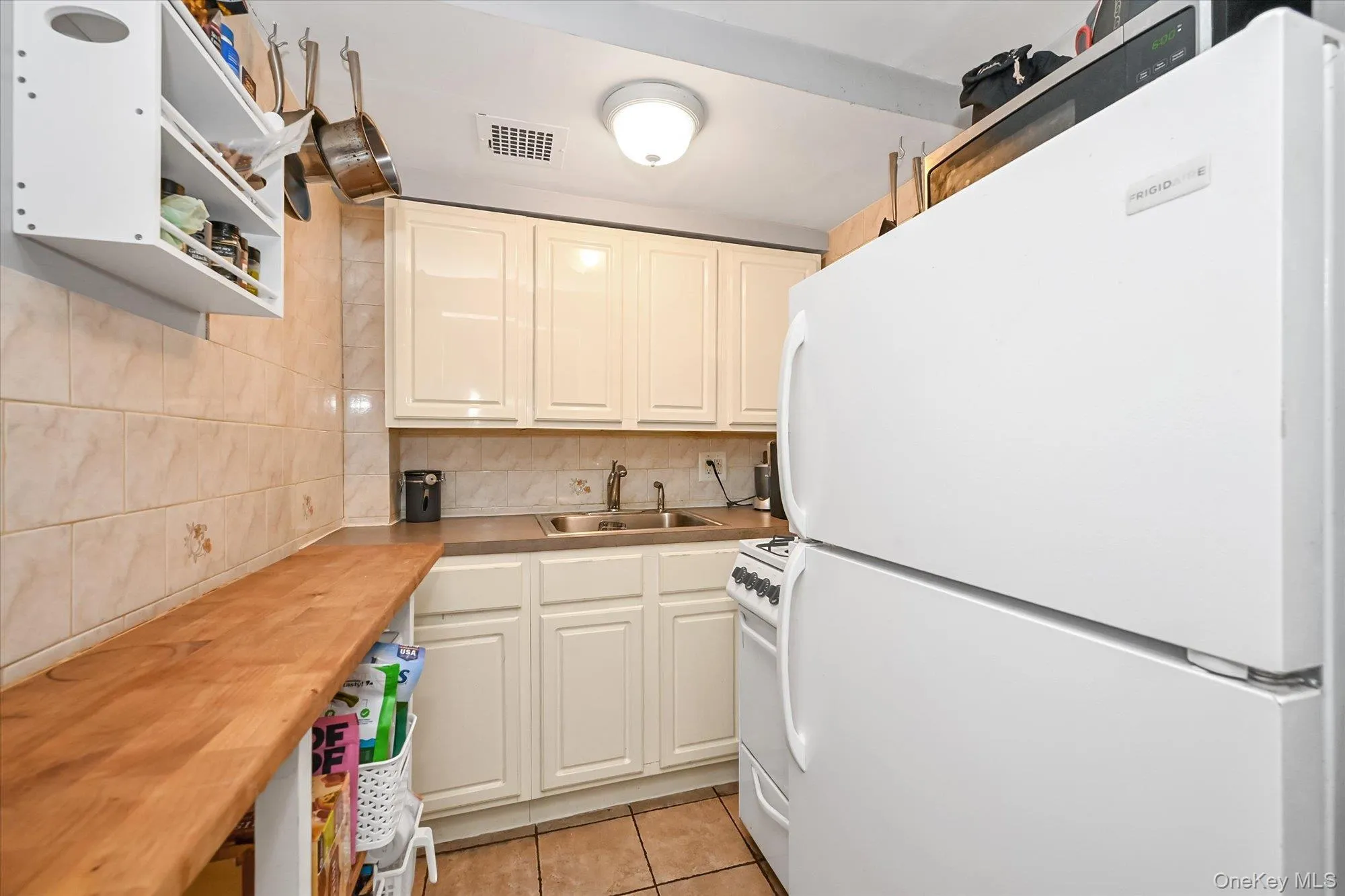 110-20 71st Avenue, New York, NY, 1 Bedroom Bedrooms, 3 Rooms Rooms,1 BathroomBathrooms,Residential,For Rent,71st,0,1055786 110-20 71st Avenue, New York, NY, 1 Bedroom Bedrooms, 3 Rooms Rooms,1 BathroomBathrooms,Residential,For Rent,71st,0,1055786