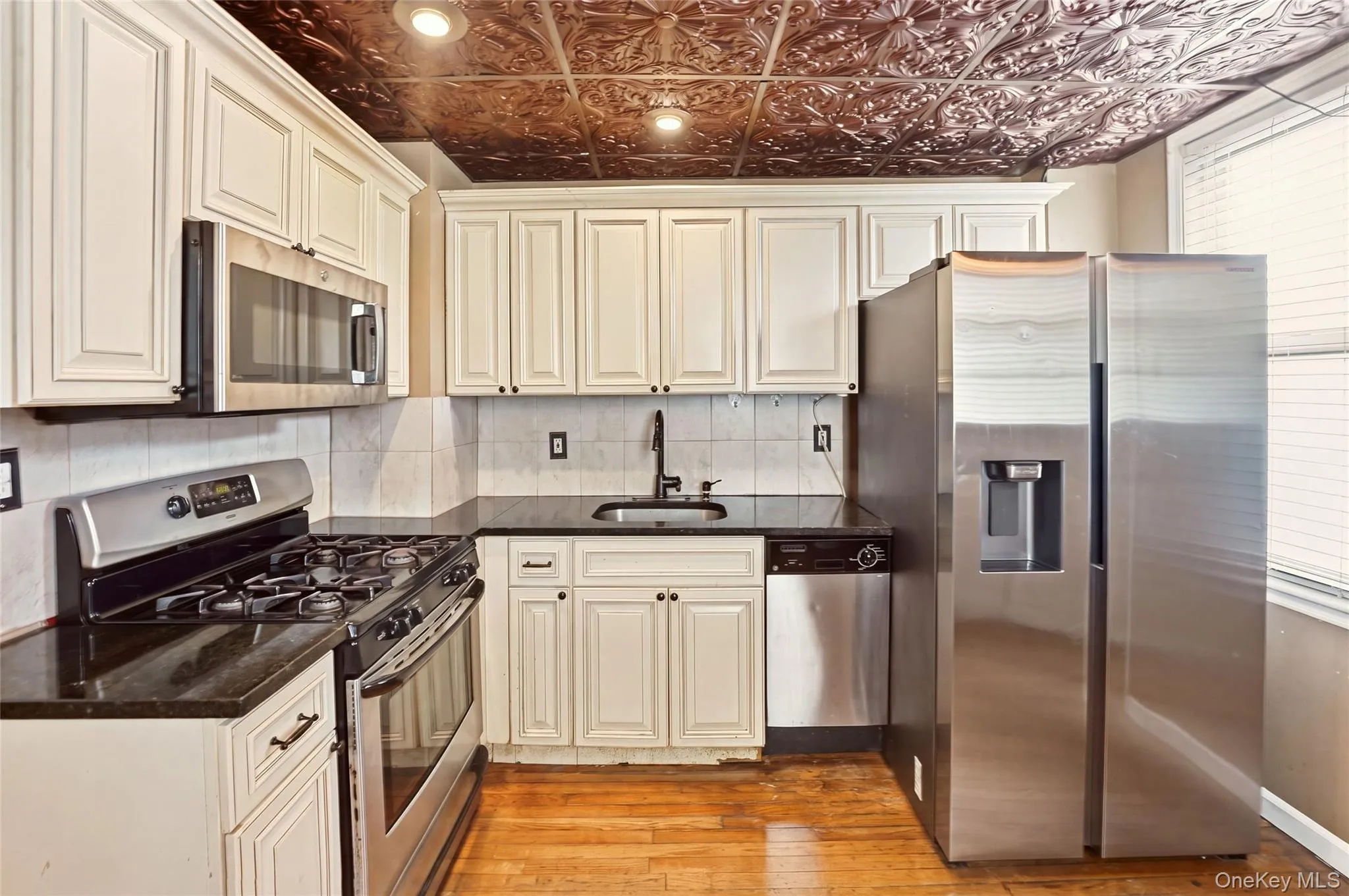 19 Catherine Avenue, Hempstead, NY, 3 Bedrooms Bedrooms, 6 Rooms Rooms,2 BathroomsBathrooms,Residential,For Rent,Catherine,0,1055806 19 Catherine Avenue, Hempstead, NY, 3 Bedrooms Bedrooms, 6 Rooms Rooms,2 BathroomsBathrooms,Residential,For Rent,Catherine,0,1055806