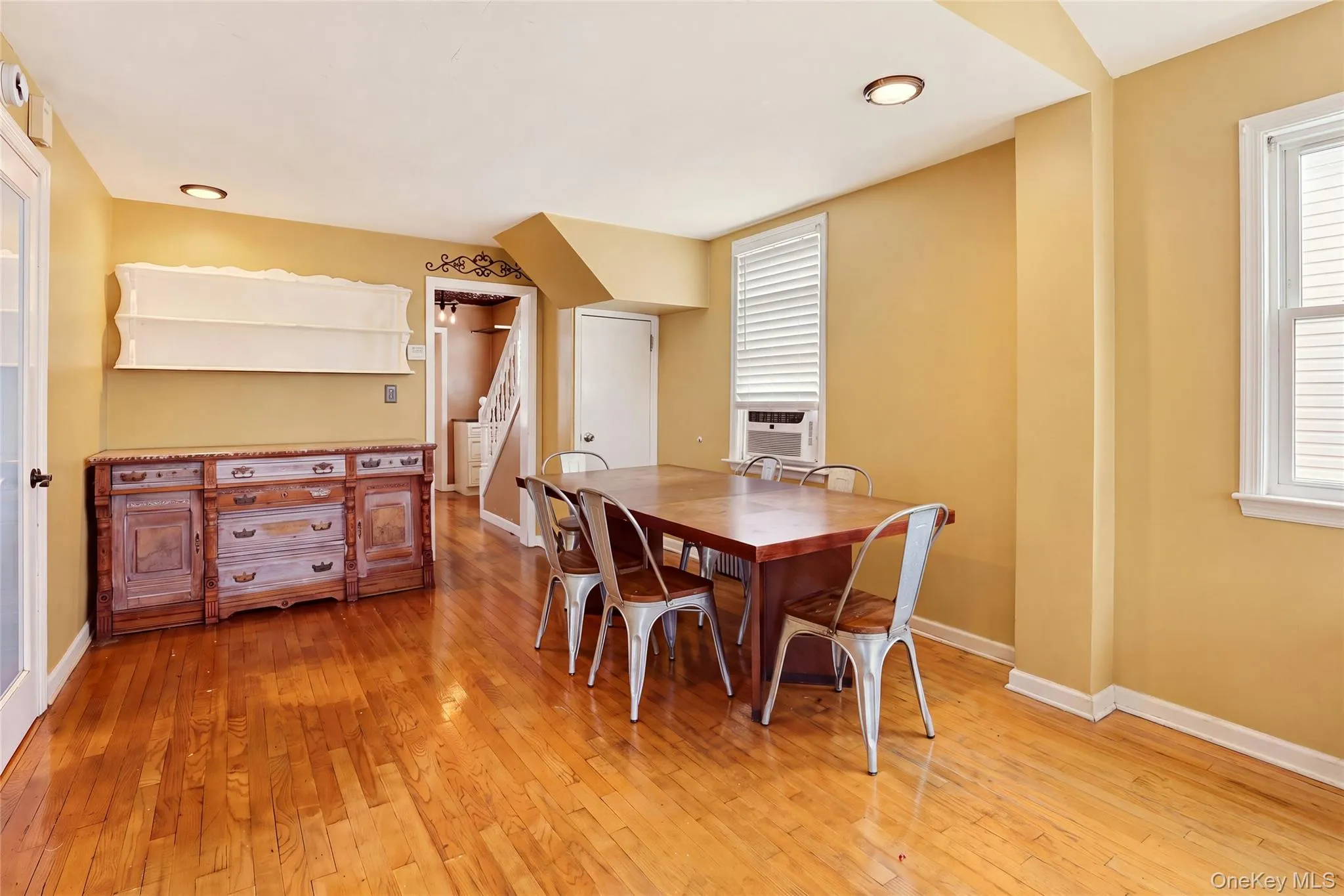 19 Catherine Avenue, Hempstead, NY, 3 Bedrooms Bedrooms, 6 Rooms Rooms,2 BathroomsBathrooms,Residential,For Rent,Catherine,0,1055806 19 Catherine Avenue, Hempstead, NY, 3 Bedrooms Bedrooms, 6 Rooms Rooms,2 BathroomsBathrooms,Residential,For Rent,Catherine,0,1055806