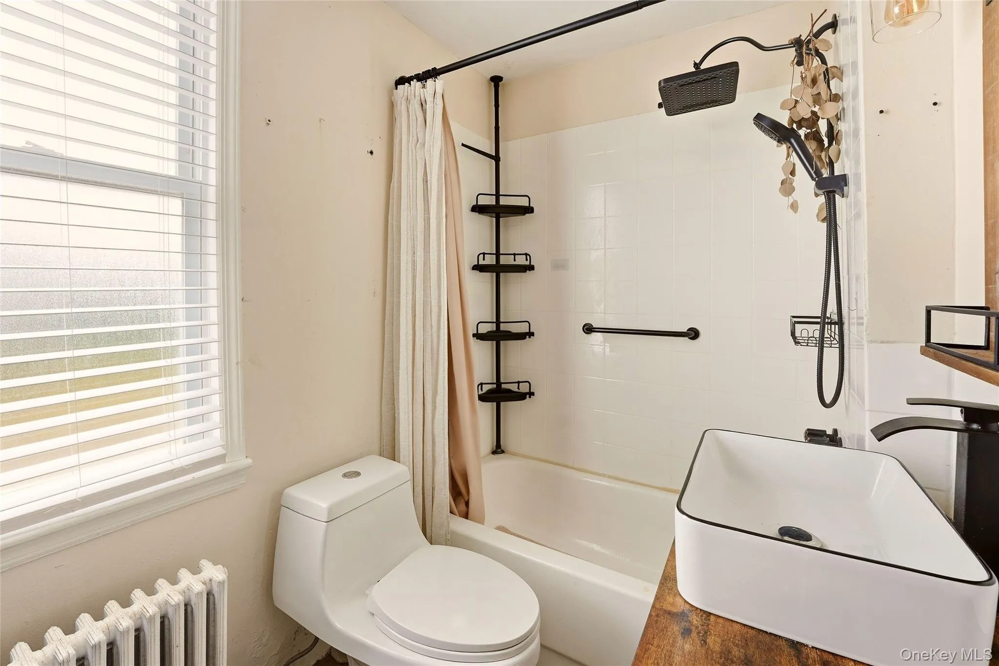 19 Catherine Avenue, Hempstead, NY, 3 Bedrooms Bedrooms, 6 Rooms Rooms,2 BathroomsBathrooms,Residential,For Rent,Catherine,0,1055806 19 Catherine Avenue, Hempstead, NY, 3 Bedrooms Bedrooms, 6 Rooms Rooms,2 BathroomsBathrooms,Residential,For Rent,Catherine,0,1055806