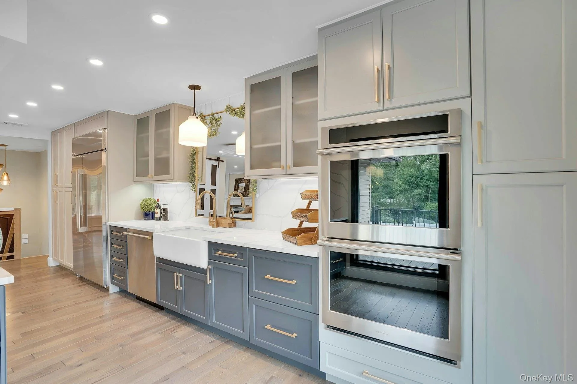 Monogram Double oven. Monogram Double oven.