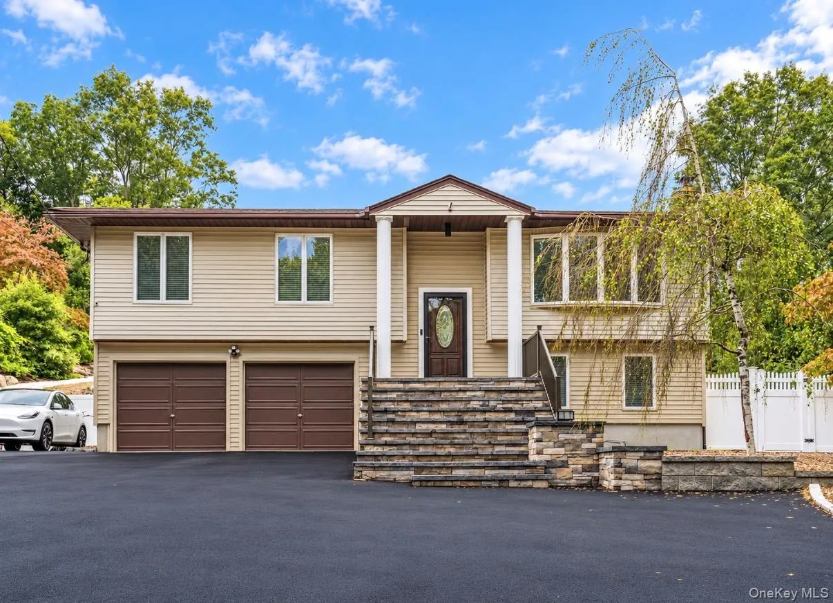 47 Mc Arthur Lane, Smithtown, NY, 4 Bedrooms Bedrooms, 10 Rooms Rooms,3 BathroomsBathrooms,Residential,For Rent,Mc Arthur,0,1055810 47 Mc Arthur Lane, Smithtown, NY, 4 Bedrooms Bedrooms, 10 Rooms Rooms,3 BathroomsBathrooms,Residential,For Rent,Mc Arthur,0,1055810