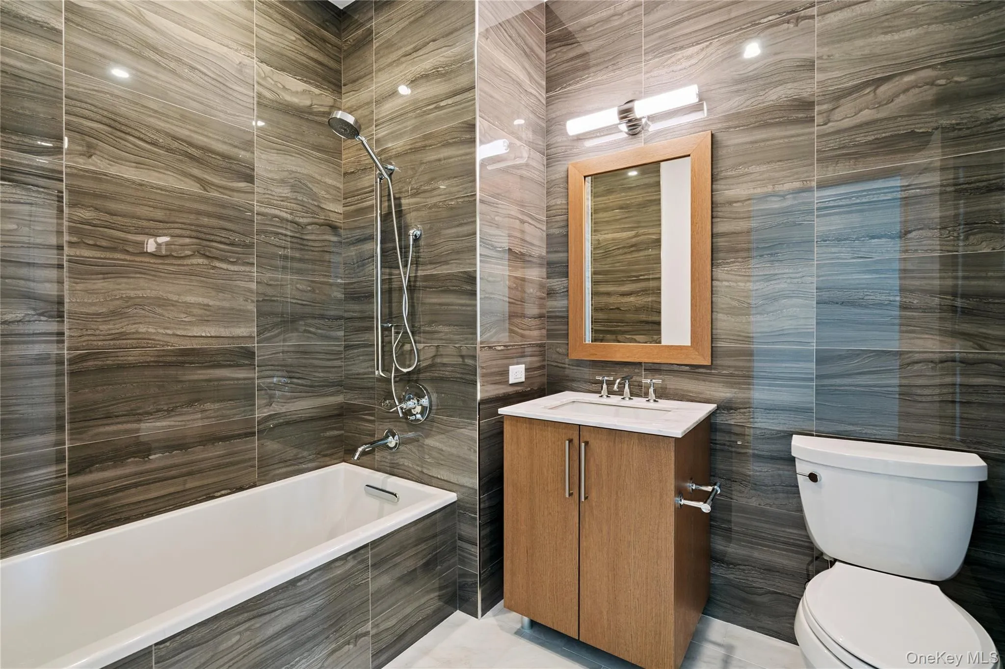 100 Garvies Point Road, Glen Cove, NY, 3 Bedrooms Bedrooms, 6 Rooms Rooms,3 BathroomsBathrooms,Residential,For Rent,Garvies Point,0,1055811 100 Garvies Point Road, Glen Cove, NY, 3 Bedrooms Bedrooms, 6 Rooms Rooms,3 BathroomsBathrooms,Residential,For Rent,Garvies Point,0,1055811