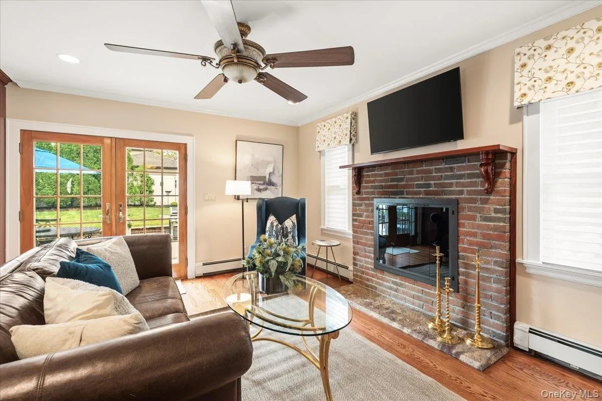 30 Astor Place, North Hempstead, NY, 4 Bedrooms Bedrooms, 10 Rooms Rooms,3 BathroomsBathrooms,Residential,For Rent,Astor,0,1055815 30 Astor Place, North Hempstead, NY, 4 Bedrooms Bedrooms, 10 Rooms Rooms,3 BathroomsBathrooms,Residential,For Rent,Astor,0,1055815