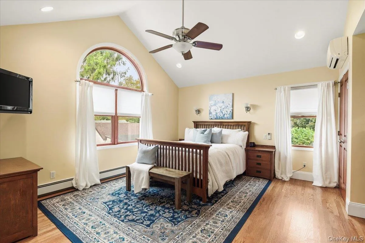 30 Astor Place, North Hempstead, NY, 4 Bedrooms Bedrooms, 10 Rooms Rooms,3 BathroomsBathrooms,Residential,For Rent,Astor,0,1055815 30 Astor Place, North Hempstead, NY, 4 Bedrooms Bedrooms, 10 Rooms Rooms,3 BathroomsBathrooms,Residential,For Rent,Astor,0,1055815