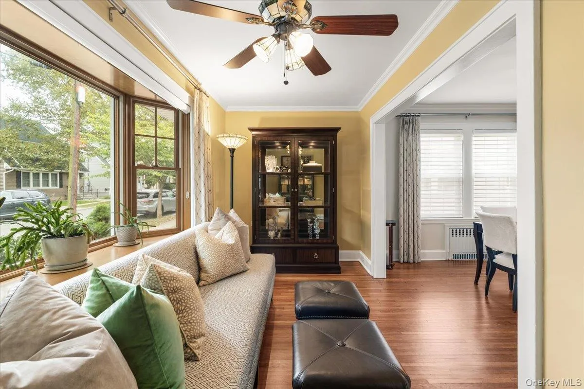 30 Astor Place, North Hempstead, NY, 4 Bedrooms Bedrooms, 10 Rooms Rooms,3 BathroomsBathrooms,Residential,For Rent,Astor,0,1055815 30 Astor Place, North Hempstead, NY, 4 Bedrooms Bedrooms, 10 Rooms Rooms,3 BathroomsBathrooms,Residential,For Rent,Astor,0,1055815