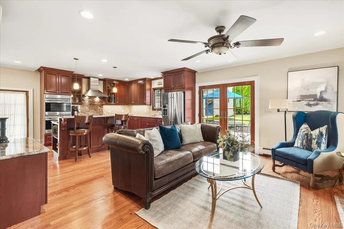 30 Astor Place, North Hempstead, NY, 4 Bedrooms Bedrooms, 10 Rooms Rooms,3 BathroomsBathrooms,Residential,For Rent,Astor,0,1055815 30 Astor Place, North Hempstead, NY, 4 Bedrooms Bedrooms, 10 Rooms Rooms,3 BathroomsBathrooms,Residential,For Rent,Astor,0,1055815