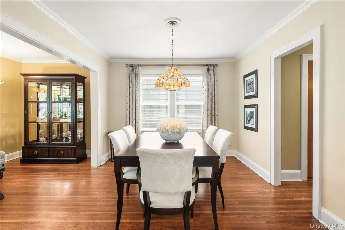 30 Astor Place, North Hempstead, NY, 4 Bedrooms Bedrooms, 10 Rooms Rooms,3 BathroomsBathrooms,Residential,For Rent,Astor,0,1055815 30 Astor Place, North Hempstead, NY, 4 Bedrooms Bedrooms, 10 Rooms Rooms,3 BathroomsBathrooms,Residential,For Rent,Astor,0,1055815