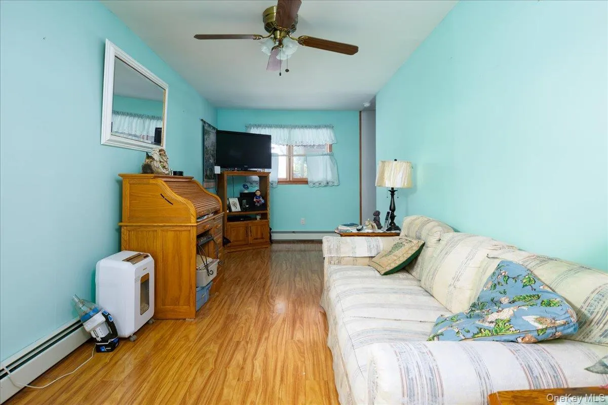 8 Park Circle, Babylon, NY, 3 Bedrooms Bedrooms, 7 Rooms Rooms,1 BathroomBathrooms,Residential,For Rent,Park,0,1055821 8 Park Circle, Babylon, NY, 3 Bedrooms Bedrooms, 7 Rooms Rooms,1 BathroomBathrooms,Residential,For Rent,Park,0,1055821