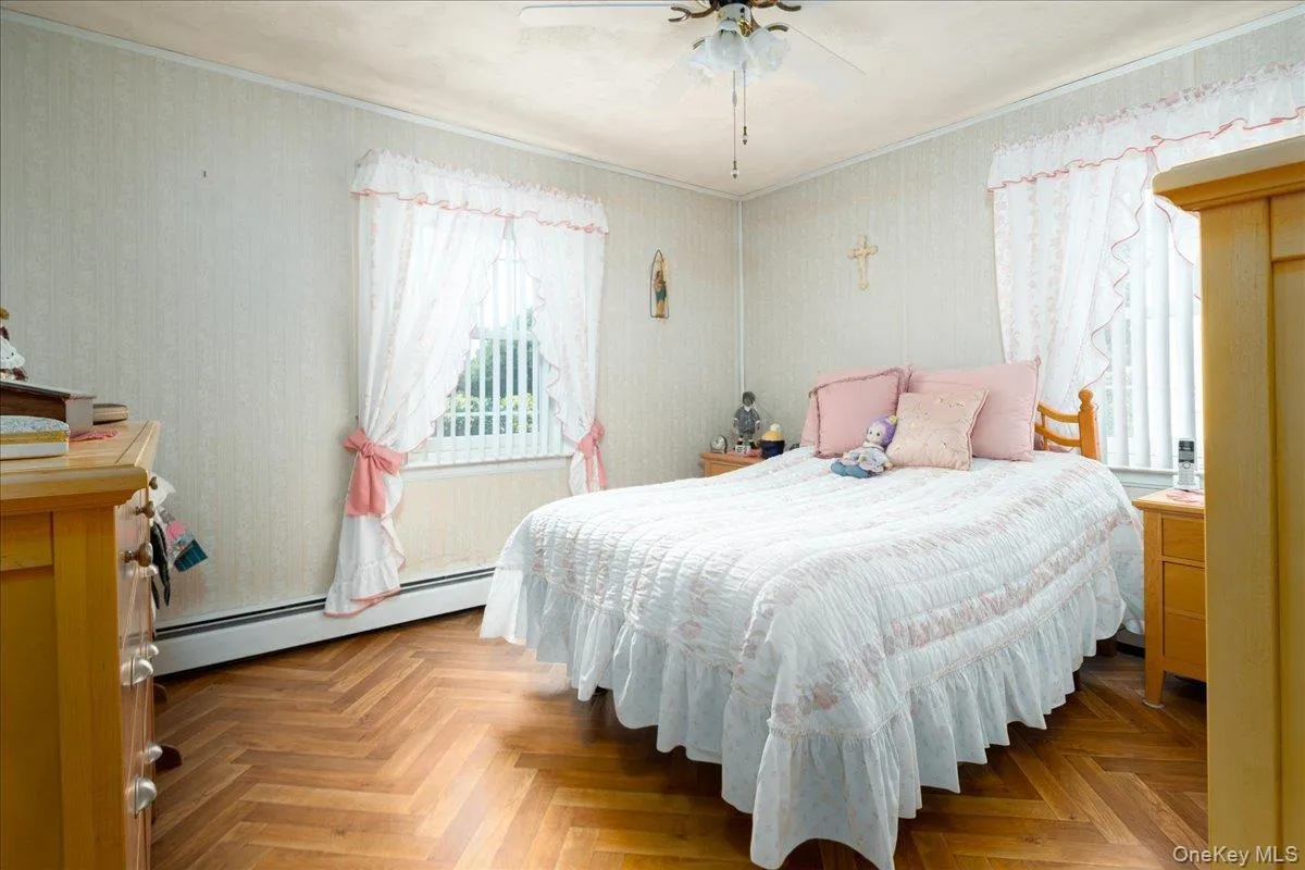 8 Park Circle, Babylon, NY, 3 Bedrooms Bedrooms, 7 Rooms Rooms,1 BathroomBathrooms,Residential,For Rent,Park,0,1055821 8 Park Circle, Babylon, NY, 3 Bedrooms Bedrooms, 7 Rooms Rooms,1 BathroomBathrooms,Residential,For Rent,Park,0,1055821