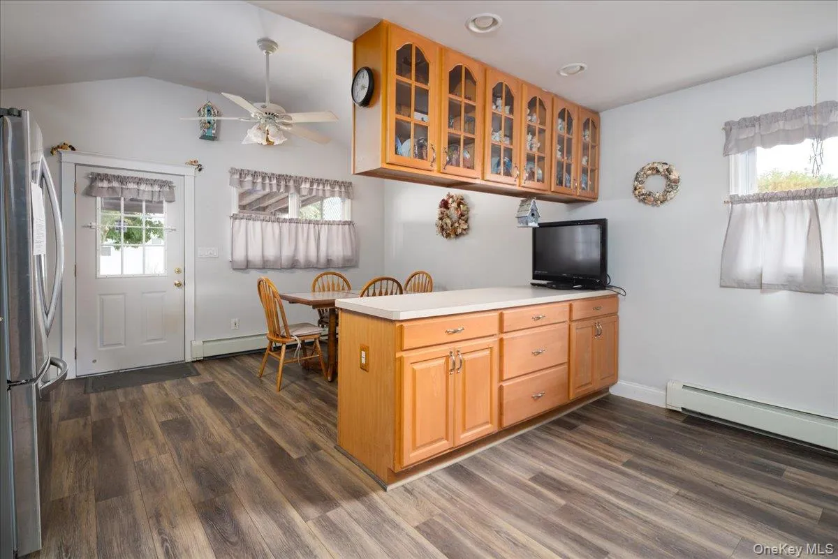 8 Park Circle, Babylon, NY, 3 Bedrooms Bedrooms, 7 Rooms Rooms,1 BathroomBathrooms,Residential,For Rent,Park,0,1055821 8 Park Circle, Babylon, NY, 3 Bedrooms Bedrooms, 7 Rooms Rooms,1 BathroomBathrooms,Residential,For Rent,Park,0,1055821