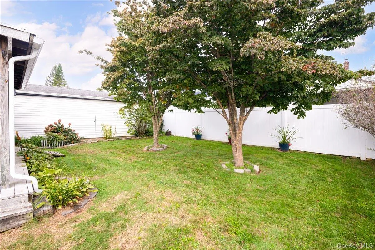 8 Park Circle, Babylon, NY, 3 Bedrooms Bedrooms, 7 Rooms Rooms,1 BathroomBathrooms,Residential,For Rent,Park,0,1055821 8 Park Circle, Babylon, NY, 3 Bedrooms Bedrooms, 7 Rooms Rooms,1 BathroomBathrooms,Residential,For Rent,Park,0,1055821