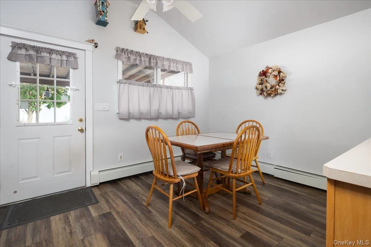 8 Park Circle, Babylon, NY, 3 Bedrooms Bedrooms, 7 Rooms Rooms,1 BathroomBathrooms,Residential,For Rent,Park,0,1055821 8 Park Circle, Babylon, NY, 3 Bedrooms Bedrooms, 7 Rooms Rooms,1 BathroomBathrooms,Residential,For Rent,Park,0,1055821