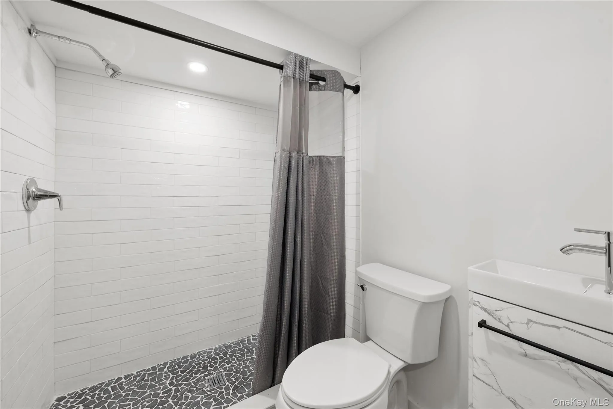 10 Grace Court, Islip, NY, 3 Bedrooms Bedrooms, 14 Rooms Rooms,3 BathroomsBathrooms,Residential,For Rent,Grace,0,1055822 10 Grace Court, Islip, NY, 3 Bedrooms Bedrooms, 14 Rooms Rooms,3 BathroomsBathrooms,Residential,For Rent,Grace,0,1055822