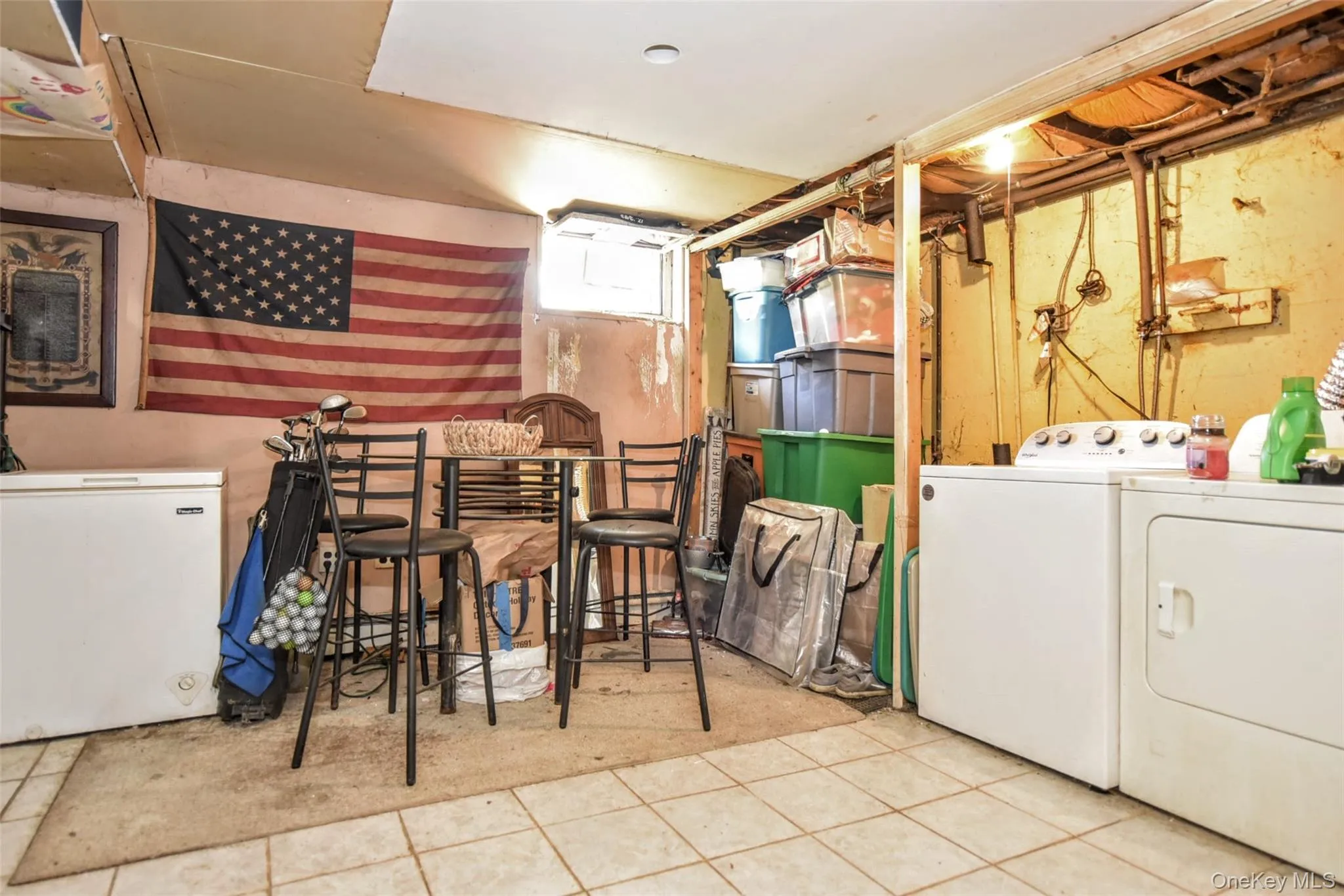 Basement laundry area. Basement laundry area.
