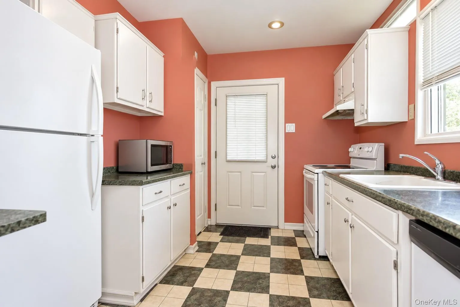 Enhanced using AI to remove clutter. Enhanced using AI to remove clutter.