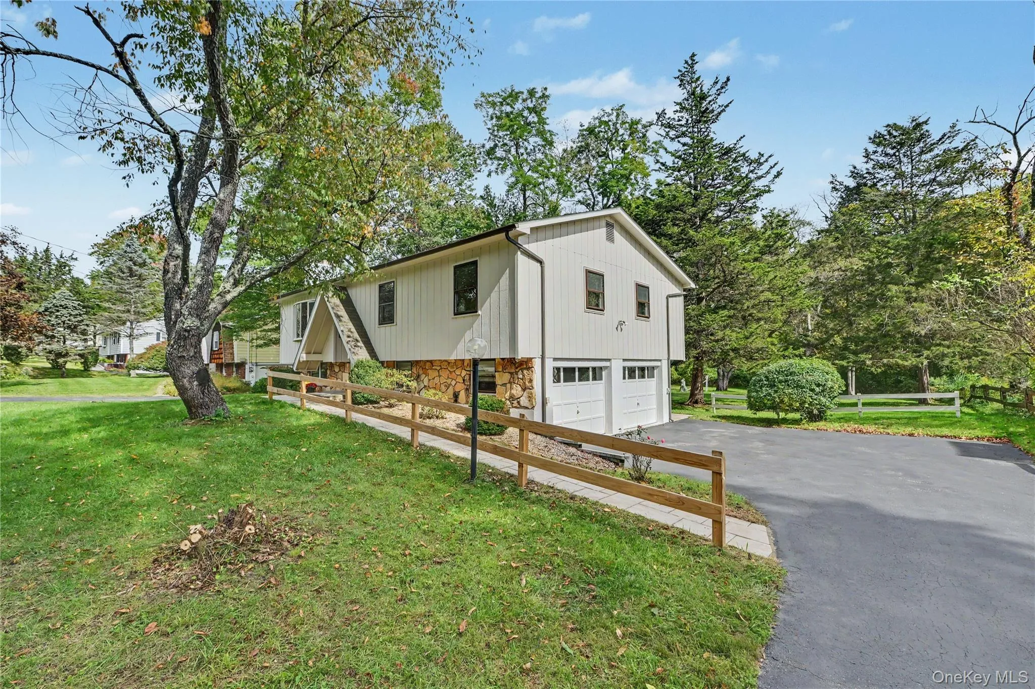 26 Tamarack Hill Drive, Poughkeepsie (town), NY, 3 Bedrooms Bedrooms, 9 Rooms Rooms,1 BathroomBathrooms,Residential,For Rent,Tamarack Hill,0,1055832 26 Tamarack Hill Drive, Poughkeepsie (town), NY, 3 Bedrooms Bedrooms, 9 Rooms Rooms,1 BathroomBathrooms,Residential,For Rent,Tamarack Hill,0,1055832