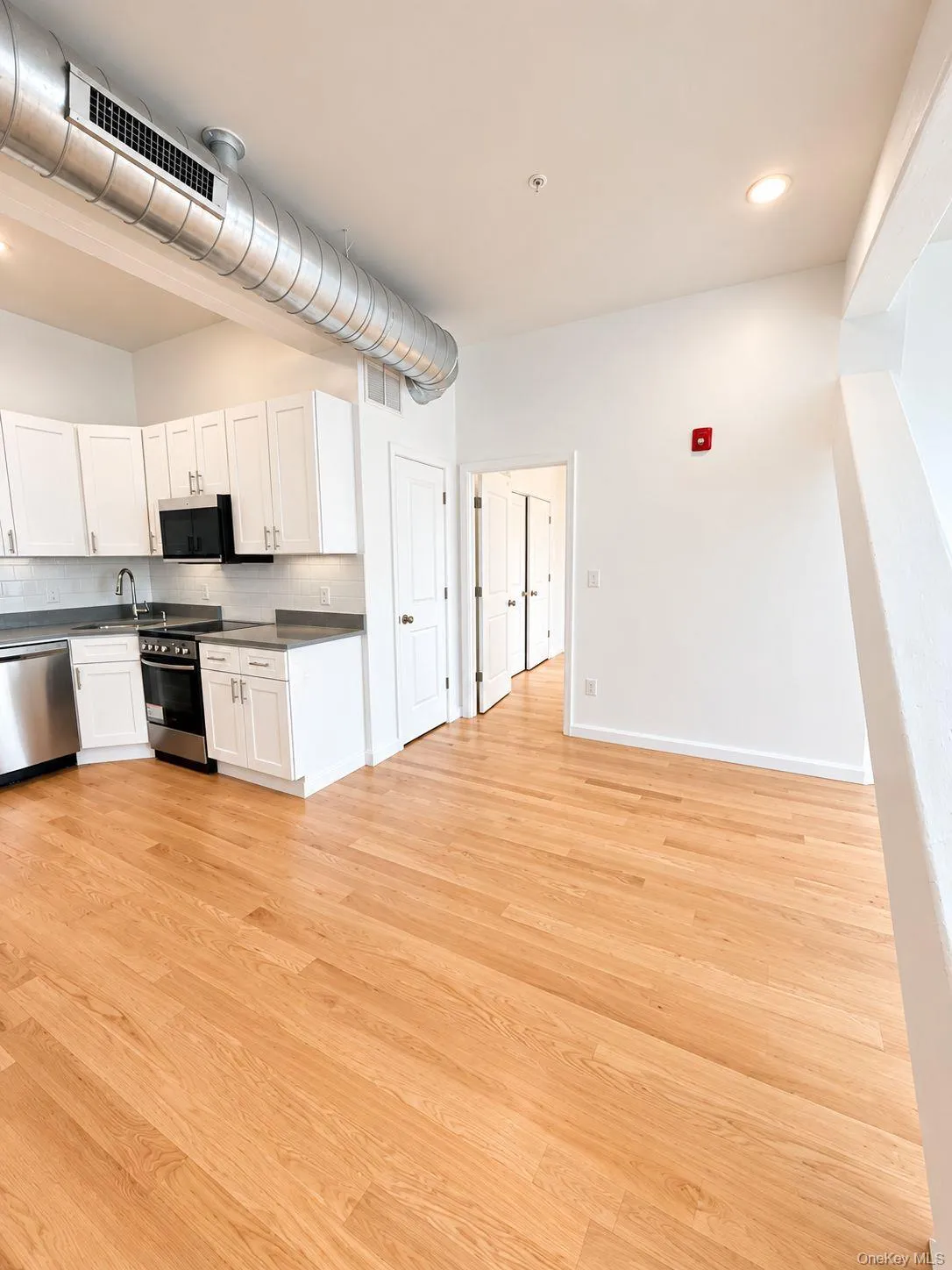 155 S River St, Troy, NY, 2 Bedroom Bedrooms, 5 Room Rooms,1 BathroomBathrooms,Residential Lease,For Rent,S River St,0,1055839 155 S River St, Troy, NY, 2 Bedroom Bedrooms, 5 Room Rooms,1 BathroomBathrooms,Residential Lease,For Rent,S River St,0,1055839