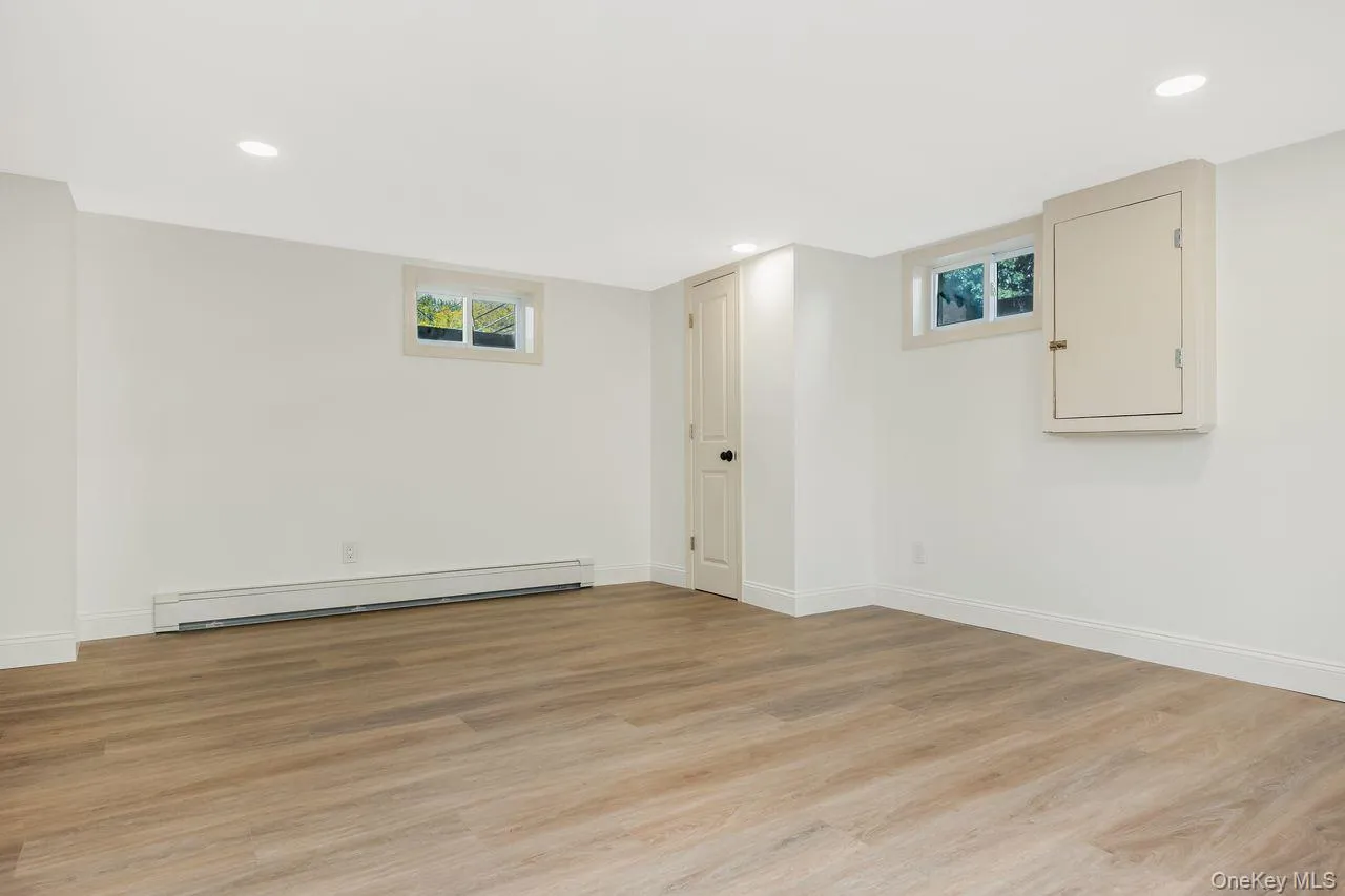 4 Sutton Court, Islip, NY, 4 Bedrooms Bedrooms, 7 Rooms Rooms,2 BathroomsBathrooms,Residential,For Rent,Sutton,0,1055843 4 Sutton Court, Islip, NY, 4 Bedrooms Bedrooms, 7 Rooms Rooms,2 BathroomsBathrooms,Residential,For Rent,Sutton,0,1055843