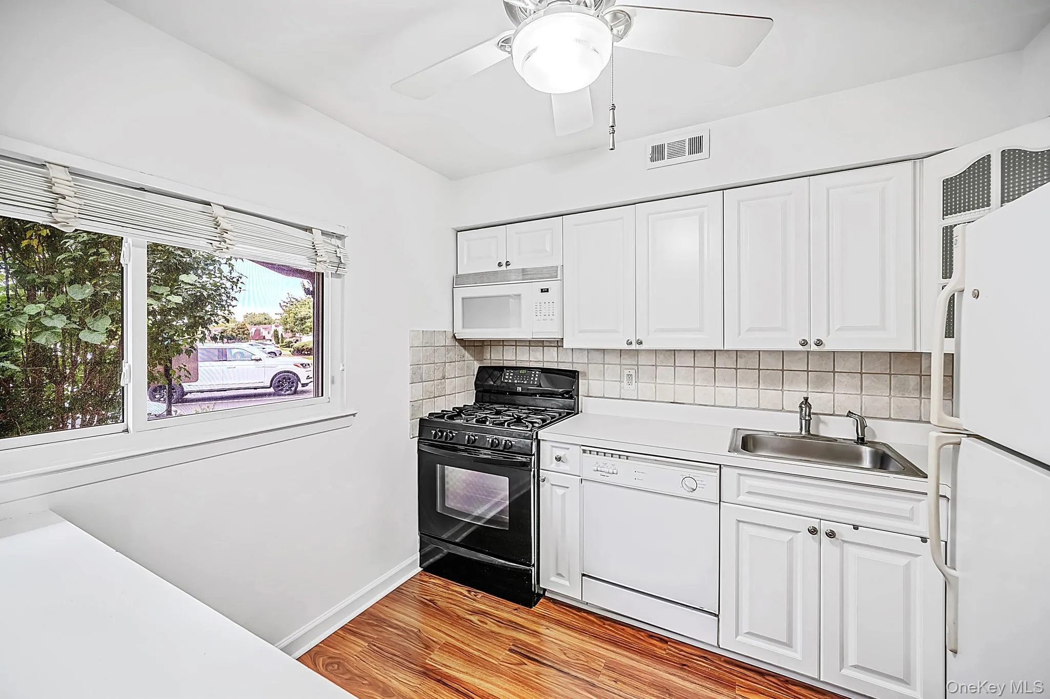 167 Pointe Circle, Brookhaven, NY, 2 Bedrooms Bedrooms, 4 Rooms Rooms,1 BathroomBathrooms,Residential,For Rent,Pointe,0,1055846 167 Pointe Circle, Brookhaven, NY, 2 Bedrooms Bedrooms, 4 Rooms Rooms,1 BathroomBathrooms,Residential,For Rent,Pointe,0,1055846