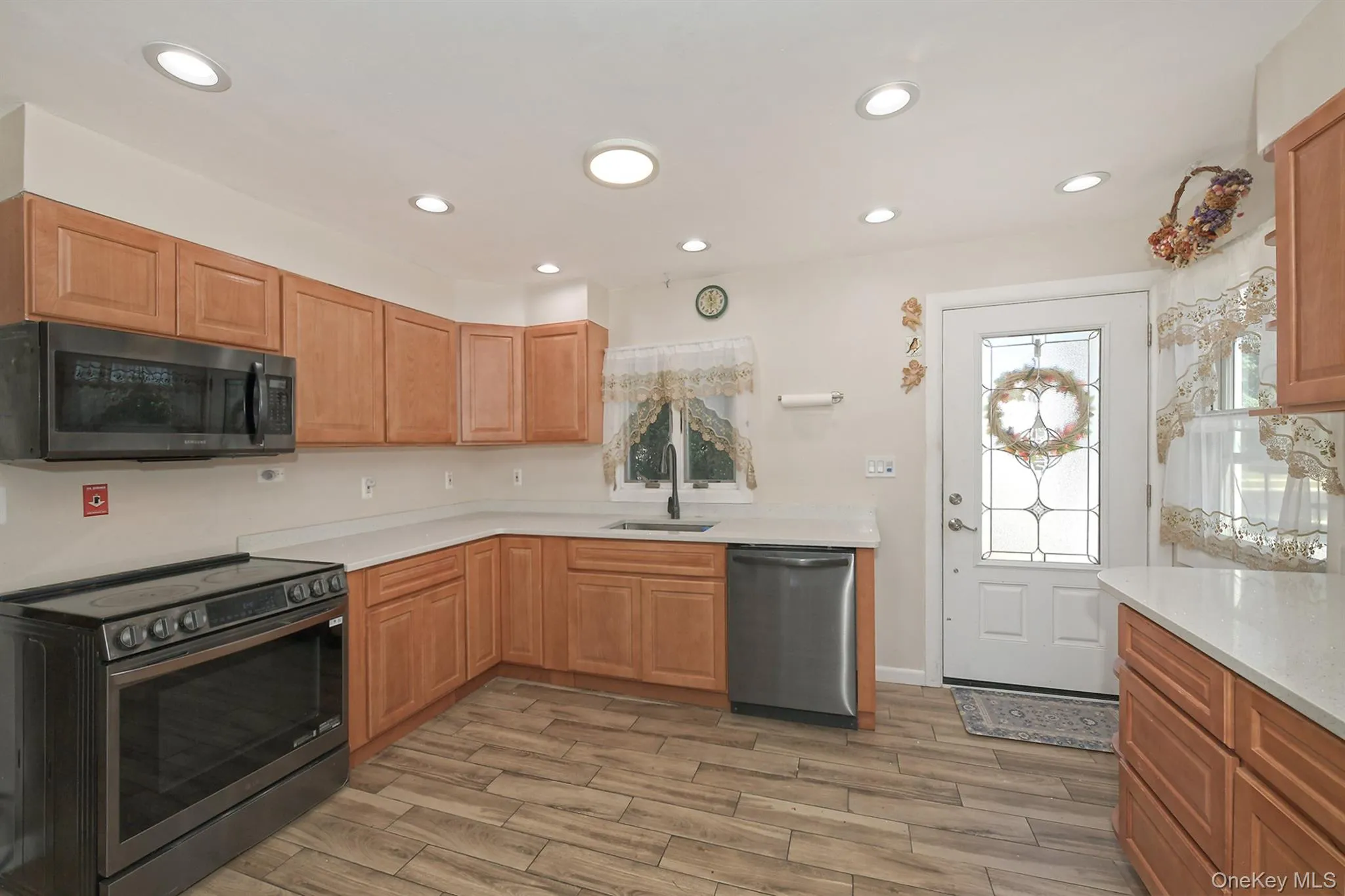 105 Bucket Lane, Hempstead, NY, 6 Bedrooms Bedrooms, 11 Rooms Rooms,2 BathroomsBathrooms,Residential,For Rent,Bucket,0,1055849 105 Bucket Lane, Hempstead, NY, 6 Bedrooms Bedrooms, 11 Rooms Rooms,2 BathroomsBathrooms,Residential,For Rent,Bucket,0,1055849