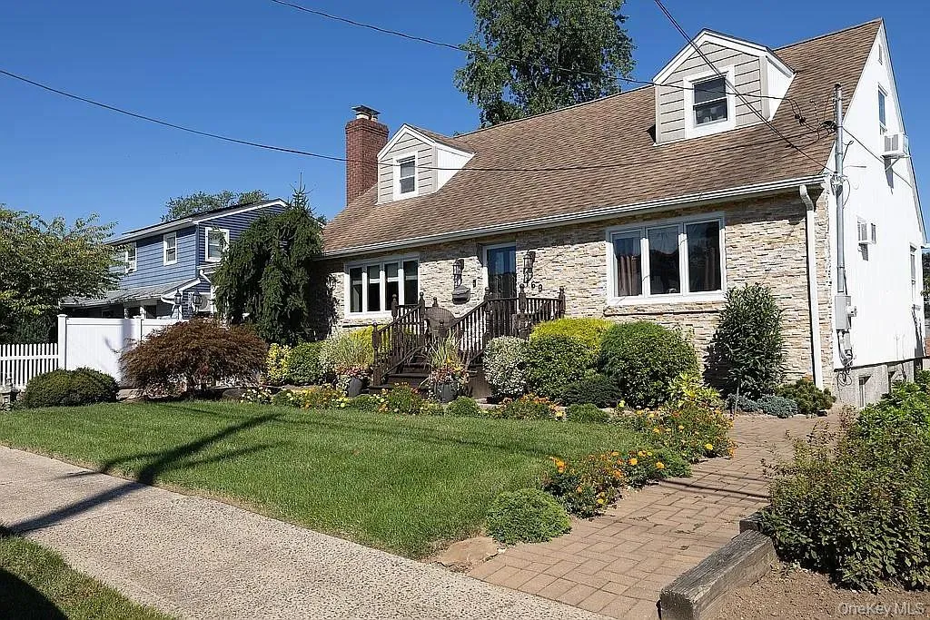 169 Doris Avenue, Hempstead, NY, 4 Bedrooms Bedrooms, 11 Rooms Rooms,3 BathroomsBathrooms,Residential,For Rent,Doris,0,1055852 169 Doris Avenue, Hempstead, NY, 4 Bedrooms Bedrooms, 11 Rooms Rooms,3 BathroomsBathrooms,Residential,For Rent,Doris,0,1055852