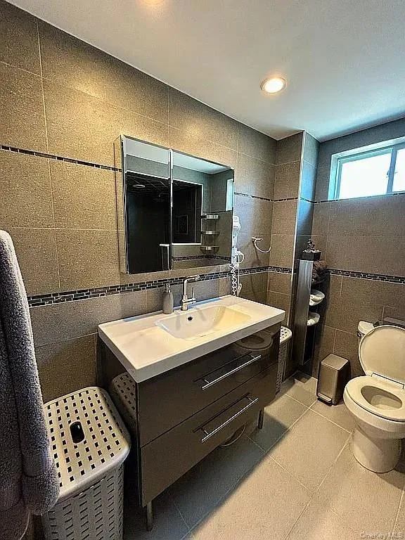 169 Doris Avenue, Hempstead, NY, 4 Bedrooms Bedrooms, 11 Rooms Rooms,3 BathroomsBathrooms,Residential,For Rent,Doris,0,1055852 169 Doris Avenue, Hempstead, NY, 4 Bedrooms Bedrooms, 11 Rooms Rooms,3 BathroomsBathrooms,Residential,For Rent,Doris,0,1055852