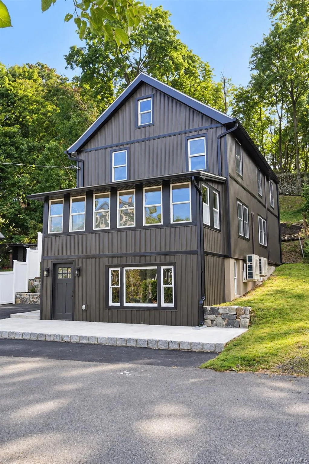 13 East Street, Beacon, NY, 3 Bedrooms Bedrooms, 11 Rooms Rooms,2 BathroomsBathrooms,Residential,For Rent,East,0,1055870 13 East Street, Beacon, NY, 3 Bedrooms Bedrooms, 11 Rooms Rooms,2 BathroomsBathrooms,Residential,For Rent,East,0,1055870