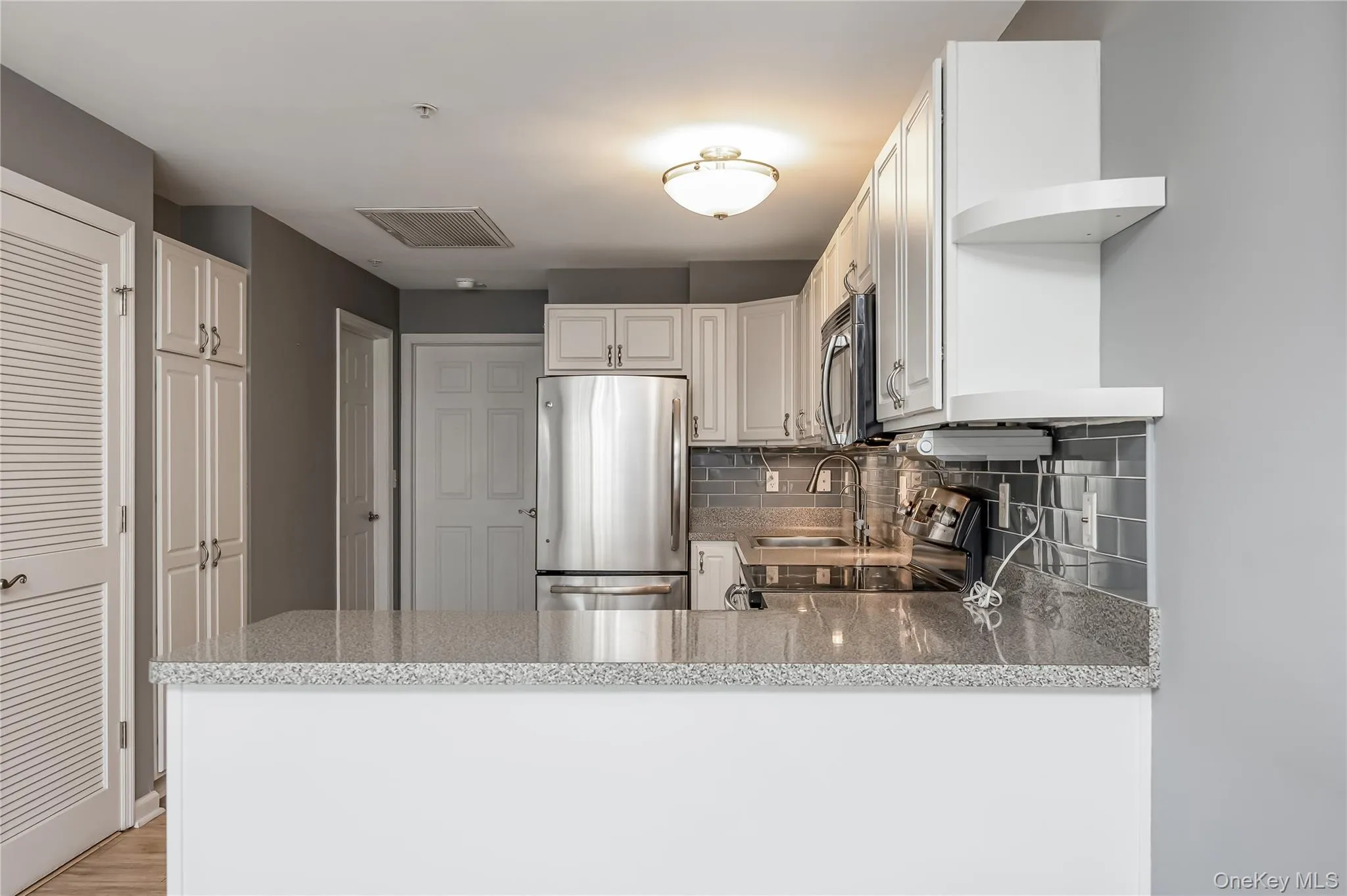 1003 Willow Lane, Hempstead, NY, 2 Bedrooms Bedrooms, 4 Rooms Rooms,2 BathroomsBathrooms,Residential,For Rent,Willow,0,1055871 1003 Willow Lane, Hempstead, NY, 2 Bedrooms Bedrooms, 4 Rooms Rooms,2 BathroomsBathrooms,Residential,For Rent,Willow,0,1055871