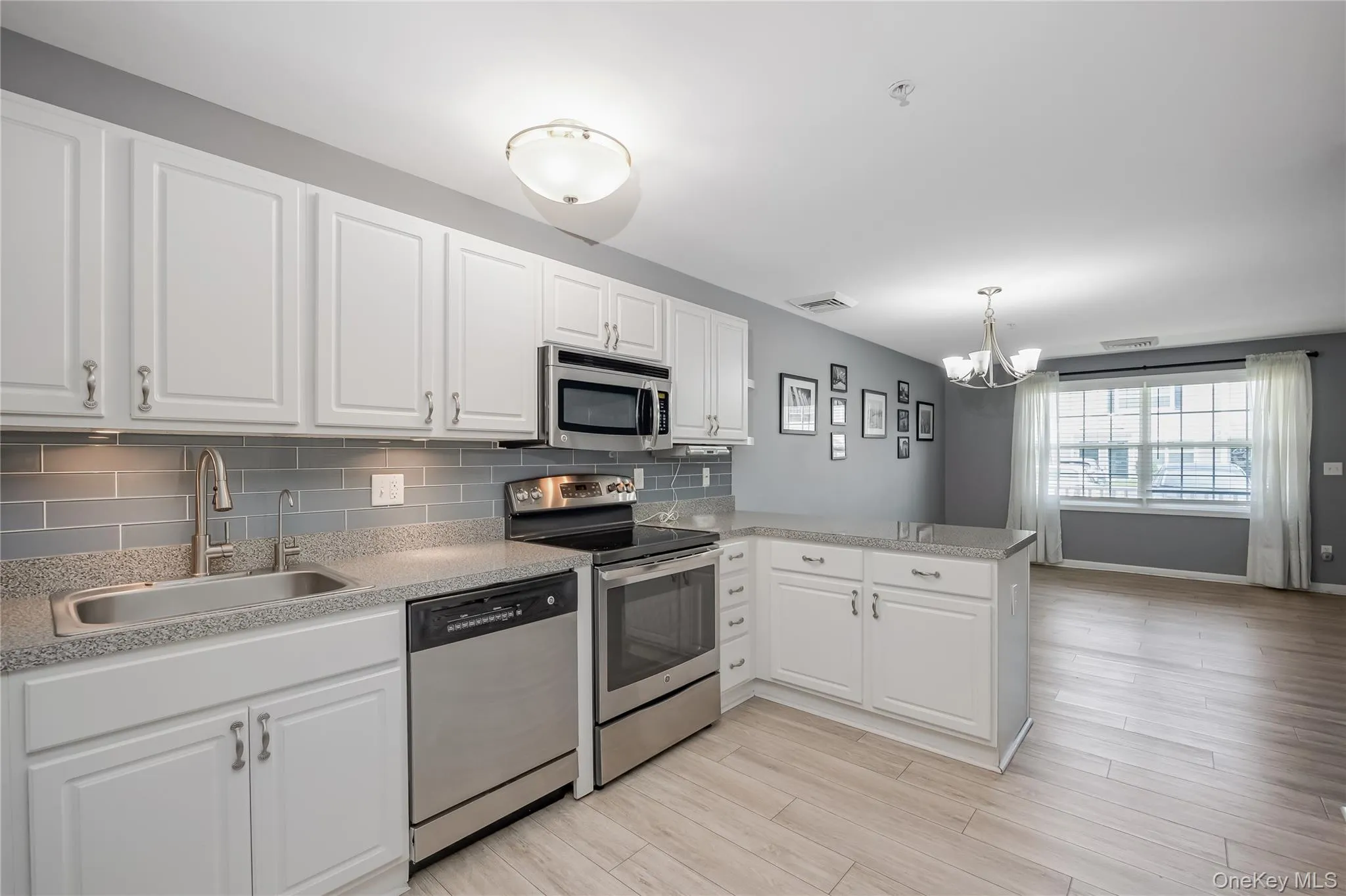 1003 Willow Lane, Hempstead, NY, 2 Bedrooms Bedrooms, 4 Rooms Rooms,2 BathroomsBathrooms,Residential,For Rent,Willow,0,1055871 1003 Willow Lane, Hempstead, NY, 2 Bedrooms Bedrooms, 4 Rooms Rooms,2 BathroomsBathrooms,Residential,For Rent,Willow,0,1055871