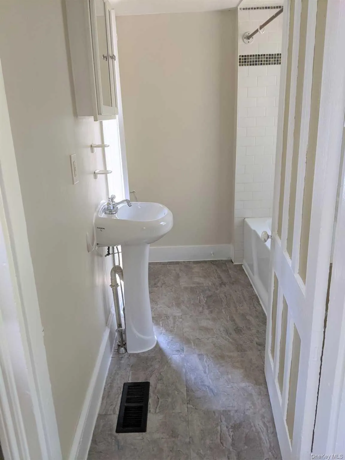 128 #A Main Street, Hudson, NY, 1 Bedroom Bedrooms, 3 Room Rooms,1 BathroomBathrooms,Residential Lease,For Rent,Main,0,1055876 128 #A Main Street, Hudson, NY, 1 Bedroom Bedrooms, 3 Room Rooms,1 BathroomBathrooms,Residential Lease,For Rent,Main,0,1055876