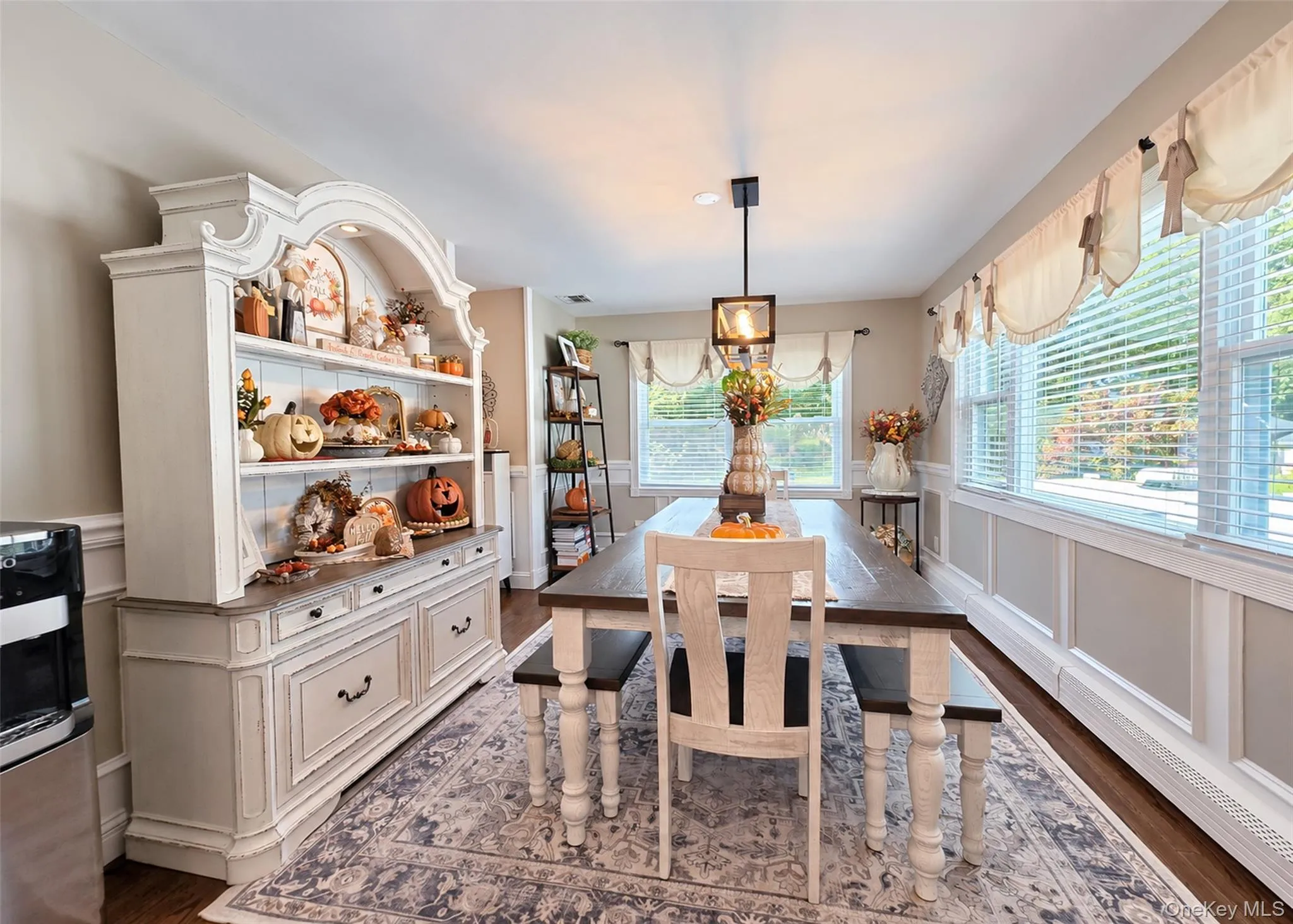 521 Park Avenue, Brookhaven, NY, 4 Bedrooms Bedrooms, 9 Rooms Rooms,2 BathroomsBathrooms,Residential,For Rent,Park,0,1055898 521 Park Avenue, Brookhaven, NY, 4 Bedrooms Bedrooms, 9 Rooms Rooms,2 BathroomsBathrooms,Residential,For Rent,Park,0,1055898
