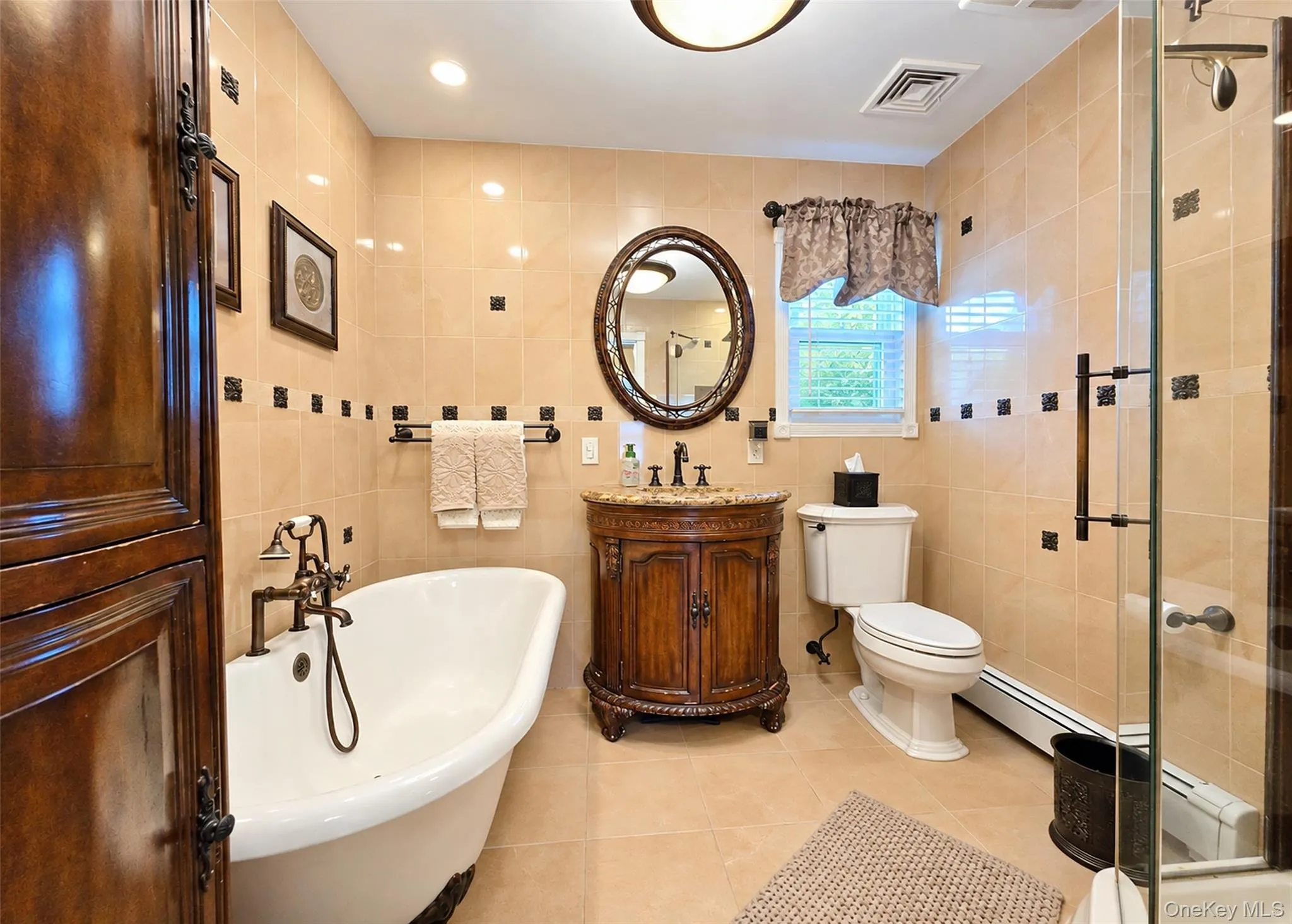 521 Park Avenue, Brookhaven, NY, 4 Bedrooms Bedrooms, 9 Rooms Rooms,2 BathroomsBathrooms,Residential,For Rent,Park,0,1055898 521 Park Avenue, Brookhaven, NY, 4 Bedrooms Bedrooms, 9 Rooms Rooms,2 BathroomsBathrooms,Residential,For Rent,Park,0,1055898