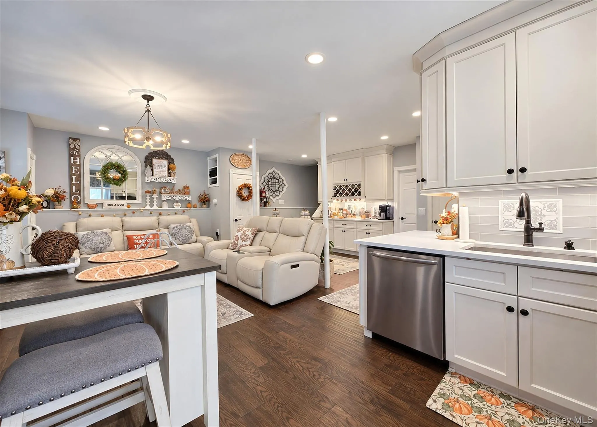 521 Park Avenue, Brookhaven, NY, 4 Bedrooms Bedrooms, 9 Rooms Rooms,2 BathroomsBathrooms,Residential,For Rent,Park,0,1055898 521 Park Avenue, Brookhaven, NY, 4 Bedrooms Bedrooms, 9 Rooms Rooms,2 BathroomsBathrooms,Residential,For Rent,Park,0,1055898