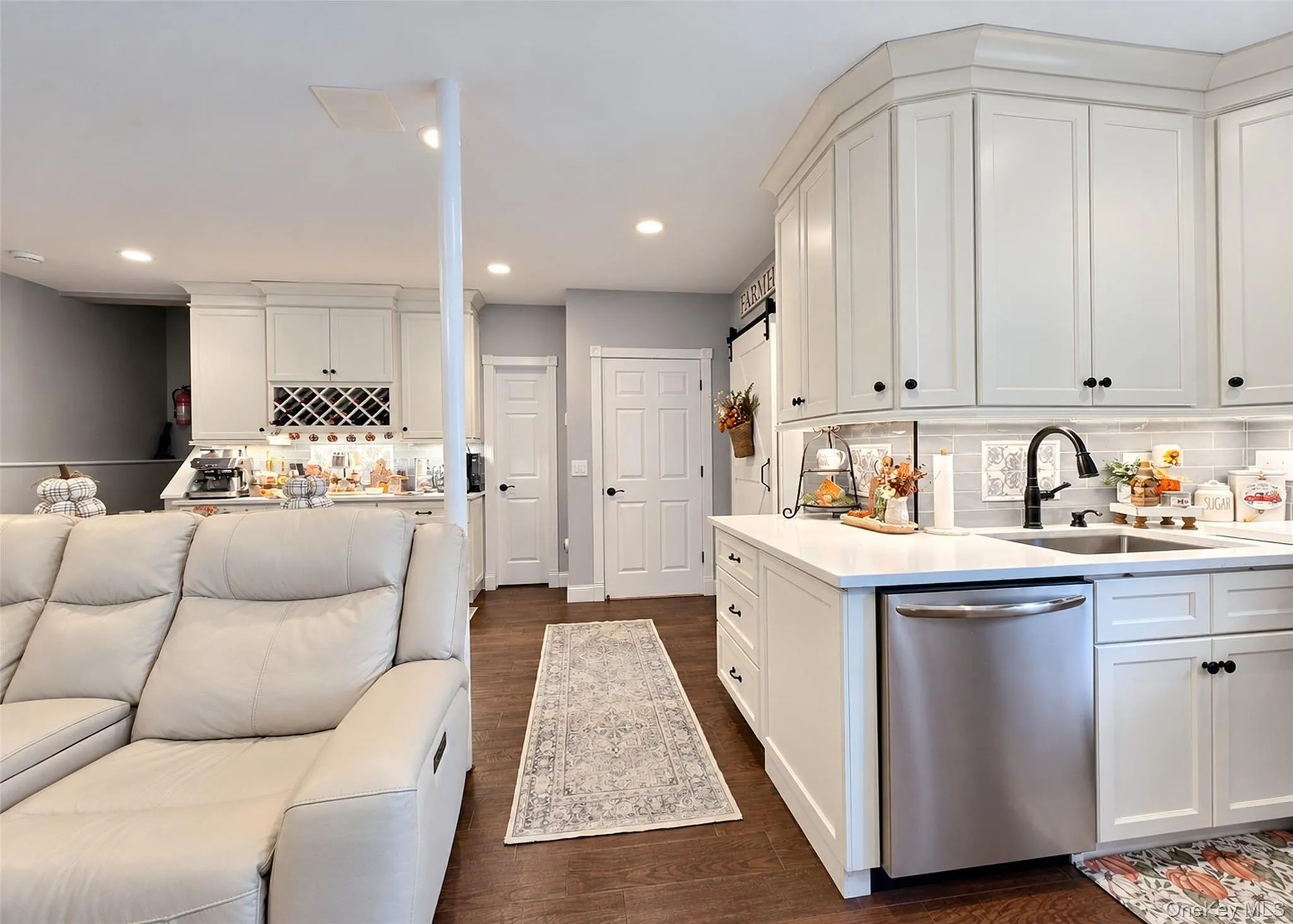 521 Park Avenue, Brookhaven, NY, 4 Bedrooms Bedrooms, 9 Rooms Rooms,2 BathroomsBathrooms,Residential,For Rent,Park,0,1055898 521 Park Avenue, Brookhaven, NY, 4 Bedrooms Bedrooms, 9 Rooms Rooms,2 BathroomsBathrooms,Residential,For Rent,Park,0,1055898