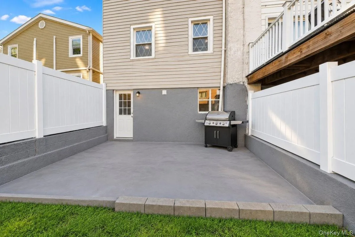 276 Swinton Avenue, New York, NY, 4 Bedrooms Bedrooms, 6 Rooms Rooms,2 BathroomsBathrooms,Residential,For Rent,Swinton,0,1055901 276 Swinton Avenue, New York, NY, 4 Bedrooms Bedrooms, 6 Rooms Rooms,2 BathroomsBathrooms,Residential,For Rent,Swinton,0,1055901