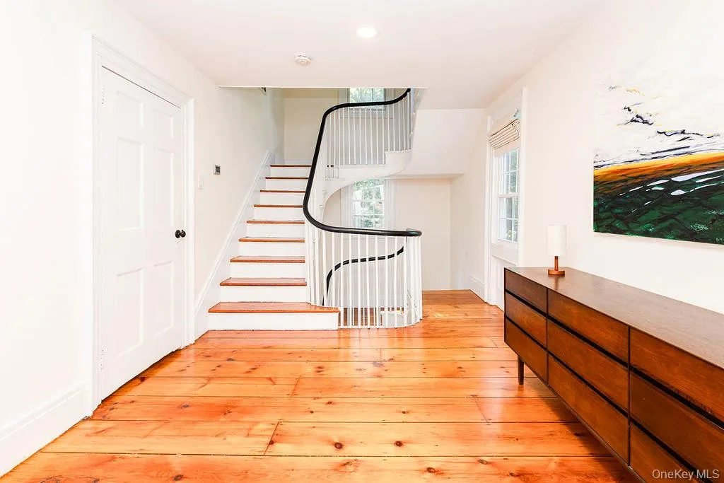 592 Landing Avenue, Smithtown, NY, 5 Bedrooms Bedrooms, 11 Rooms Rooms,2 BathroomsBathrooms,Residential,For Rent,Landing,0,1055906 592 Landing Avenue, Smithtown, NY, 5 Bedrooms Bedrooms, 11 Rooms Rooms,2 BathroomsBathrooms,Residential,For Rent,Landing,0,1055906