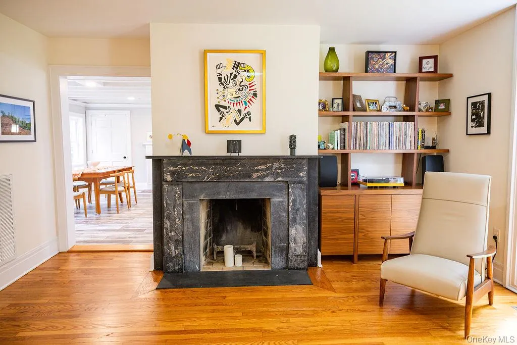 592 Landing Avenue, Smithtown, NY, 5 Bedrooms Bedrooms, 11 Rooms Rooms,2 BathroomsBathrooms,Residential,For Rent,Landing,0,1055906 592 Landing Avenue, Smithtown, NY, 5 Bedrooms Bedrooms, 11 Rooms Rooms,2 BathroomsBathrooms,Residential,For Rent,Landing,0,1055906
