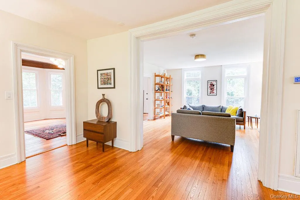 592 Landing Avenue, Smithtown, NY, 5 Bedrooms Bedrooms, 11 Rooms Rooms,2 BathroomsBathrooms,Residential,For Rent,Landing,0,1055906 592 Landing Avenue, Smithtown, NY, 5 Bedrooms Bedrooms, 11 Rooms Rooms,2 BathroomsBathrooms,Residential,For Rent,Landing,0,1055906