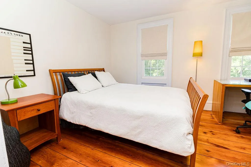 592 Landing Avenue, Smithtown, NY, 5 Bedrooms Bedrooms, 11 Rooms Rooms,2 BathroomsBathrooms,Residential,For Rent,Landing,0,1055906 592 Landing Avenue, Smithtown, NY, 5 Bedrooms Bedrooms, 11 Rooms Rooms,2 BathroomsBathrooms,Residential,For Rent,Landing,0,1055906