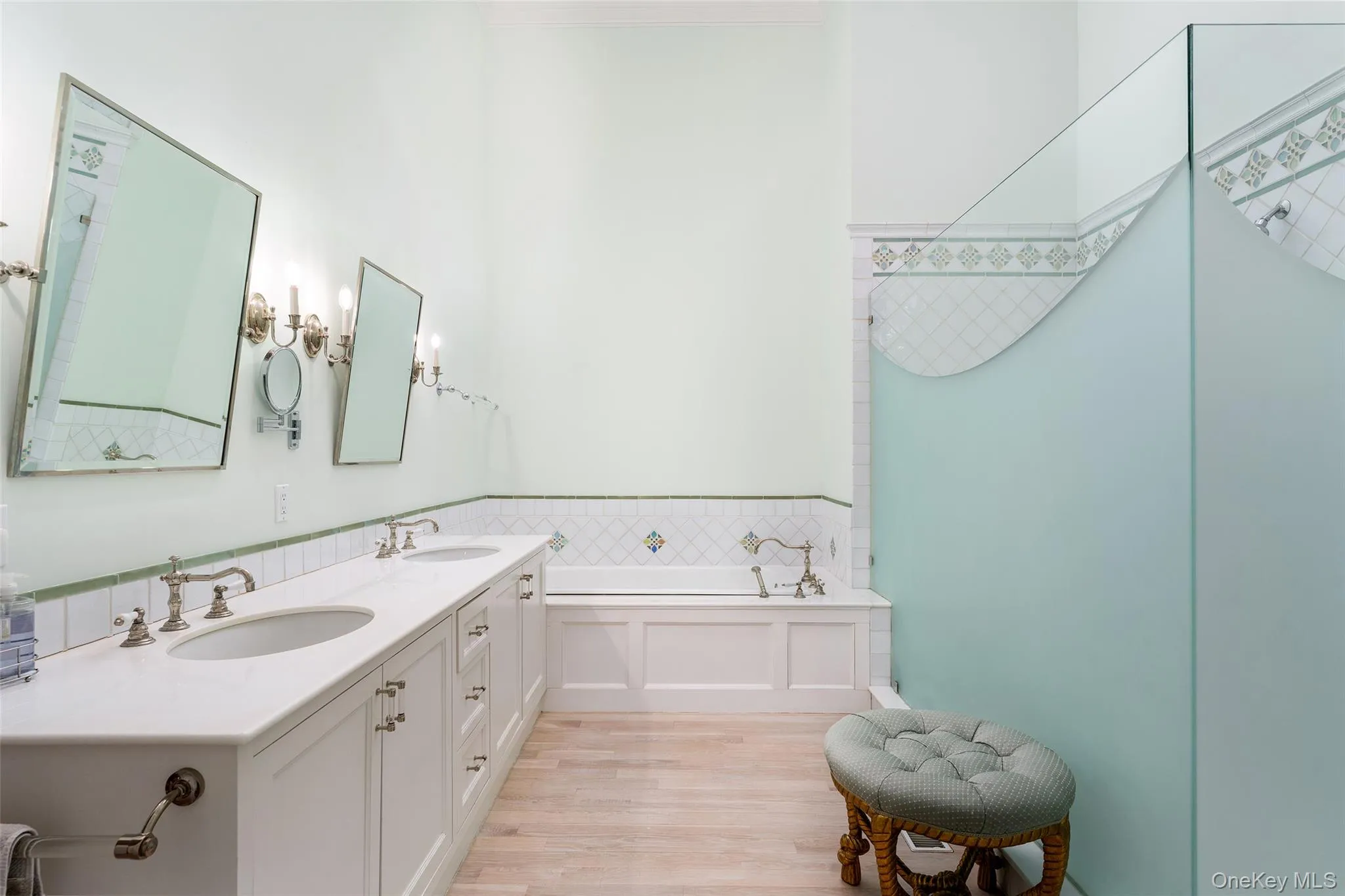 170 Breese Lane, Southampton, NY, 4 Bedrooms Bedrooms, 14 Rooms Rooms,4 BathroomsBathrooms,Residential,For Rent,Breese,0,1055908 170 Breese Lane, Southampton, NY, 4 Bedrooms Bedrooms, 14 Rooms Rooms,4 BathroomsBathrooms,Residential,For Rent,Breese,0,1055908