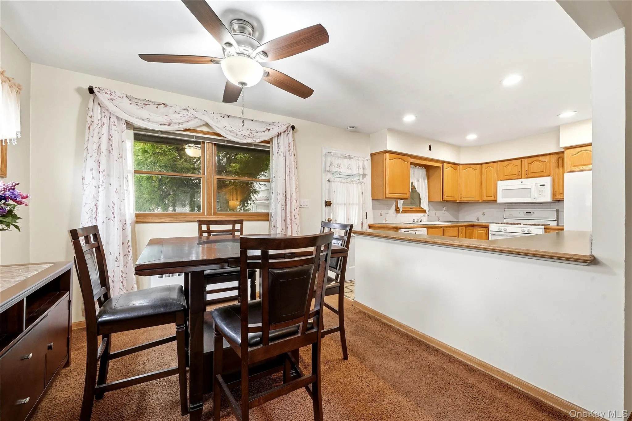 947 White Birch Lane, Hempstead, NY, 4 Bedrooms Bedrooms, 7 Rooms Rooms,2 BathroomsBathrooms,Residential,For Rent,White Birch,0,1055910 947 White Birch Lane, Hempstead, NY, 4 Bedrooms Bedrooms, 7 Rooms Rooms,2 BathroomsBathrooms,Residential,For Rent,White Birch,0,1055910